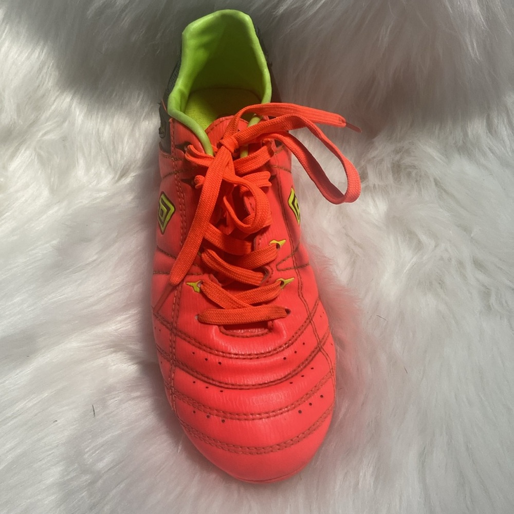 ‎Cleats - Picture 3 of 12